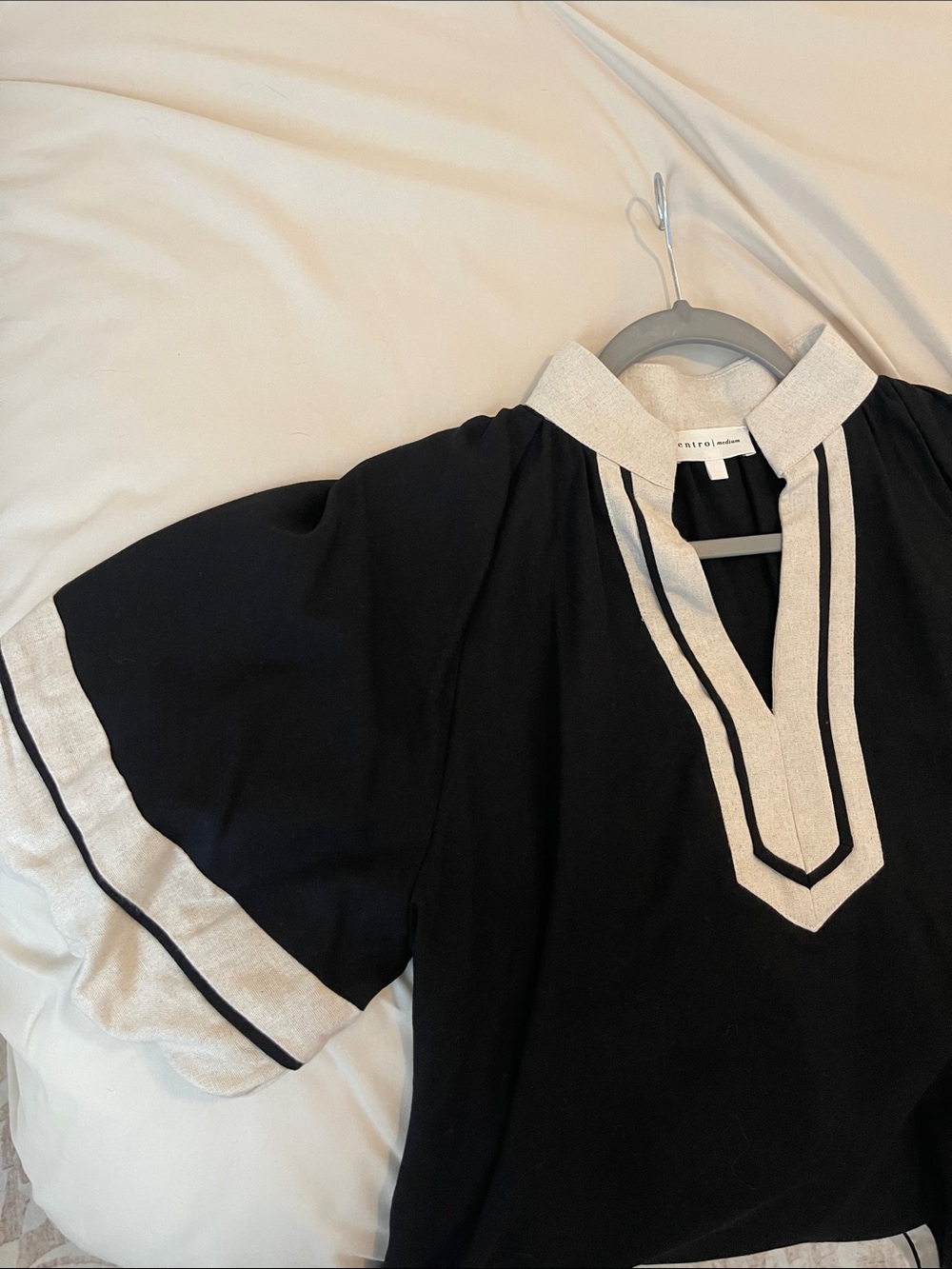 Entro Black Blouse with Cream Trim and Puff Sleeves - Picture 4 of 4